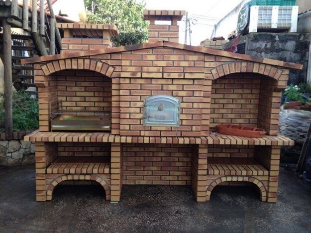 Picture of Mediterranean Brick Barbecue with Oven FR003F