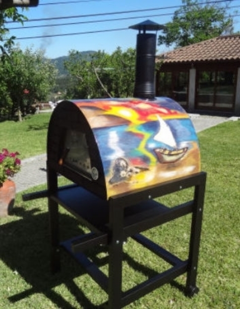 Picture of Mobile wood fired pizza oven – painted “MAXIMUS”