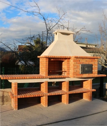 Picture of Wood Fired Oven and Brick BBQ AV353F